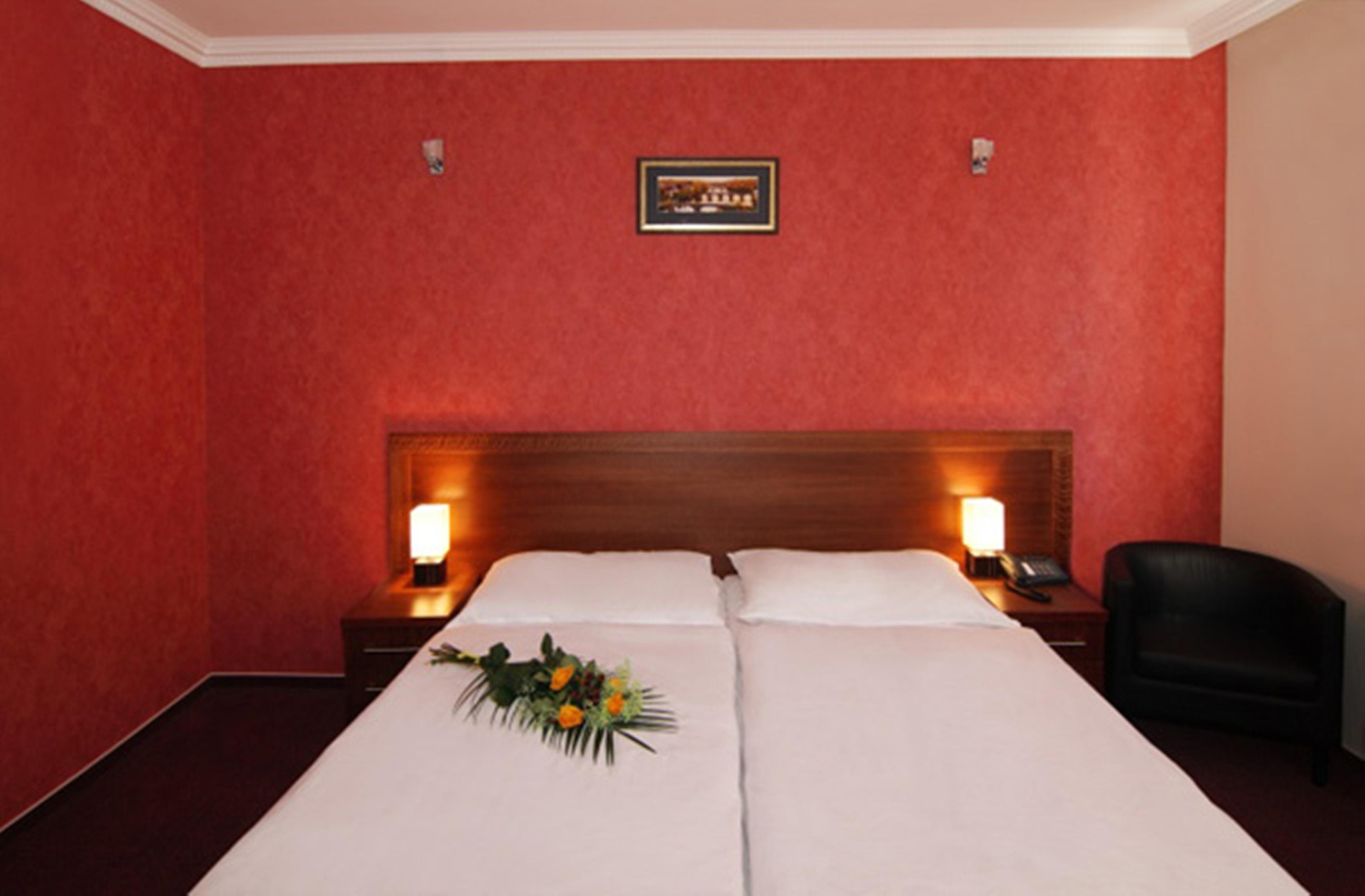 Relax Inn Прага Экстерьер фото
