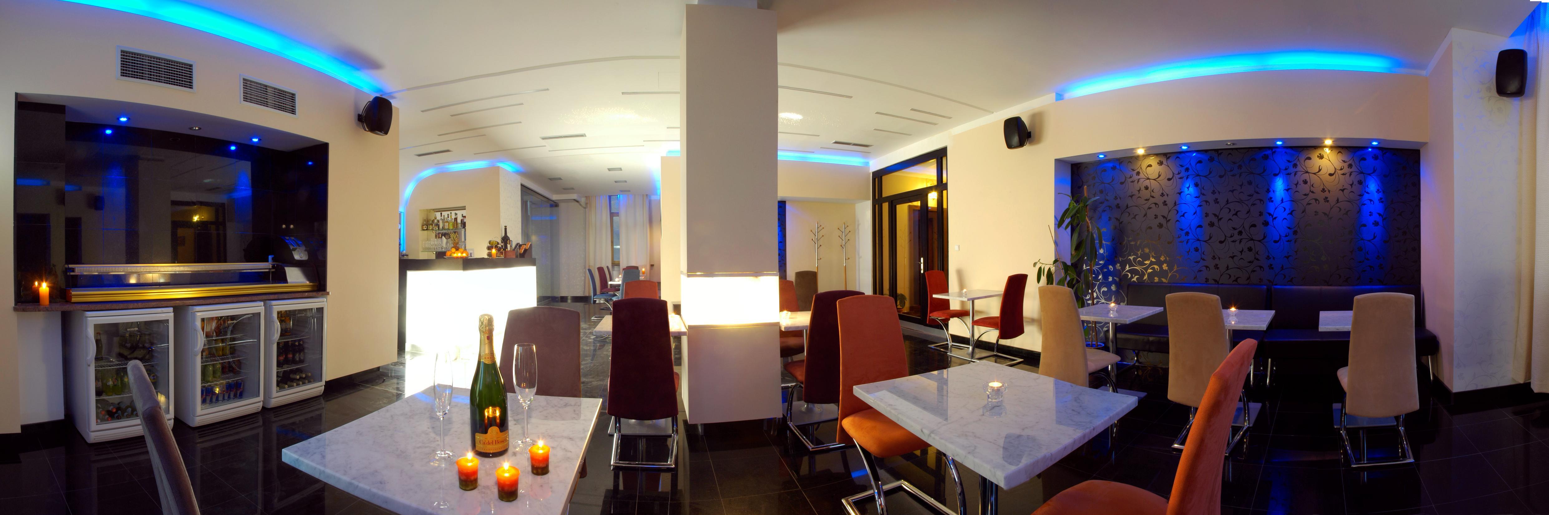 Relax Inn Прага Экстерьер фото