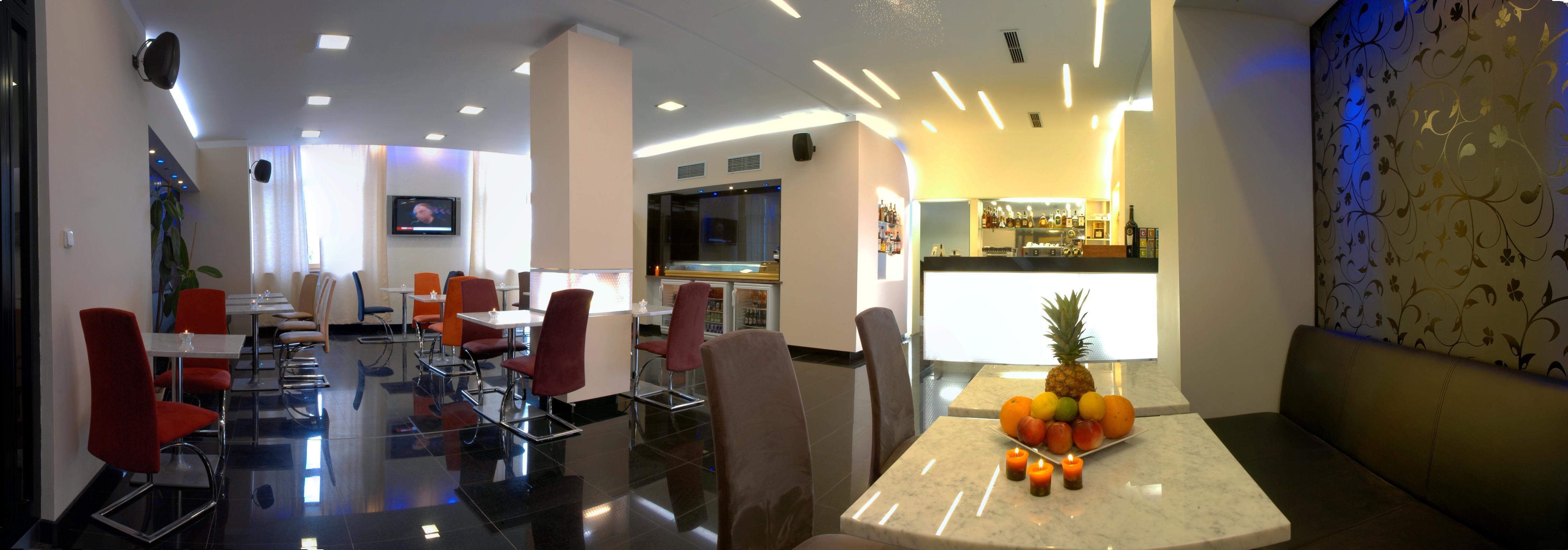 Relax Inn Прага Экстерьер фото