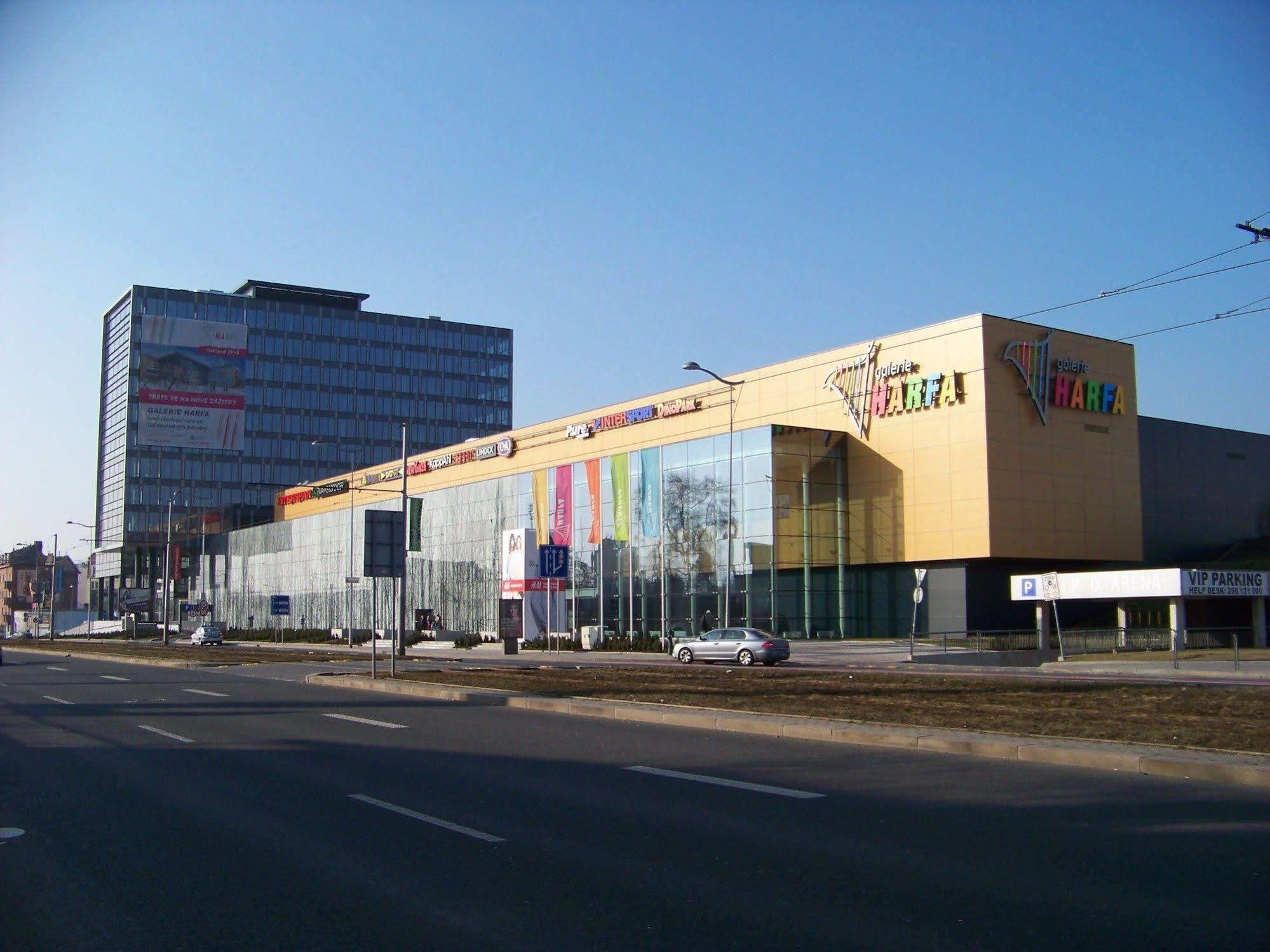 Relax Inn Прага Экстерьер фото