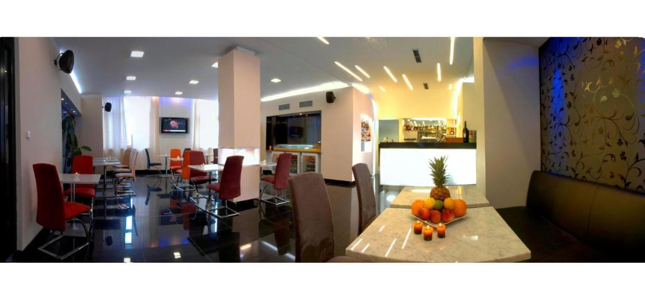 Relax Inn Прага Экстерьер фото